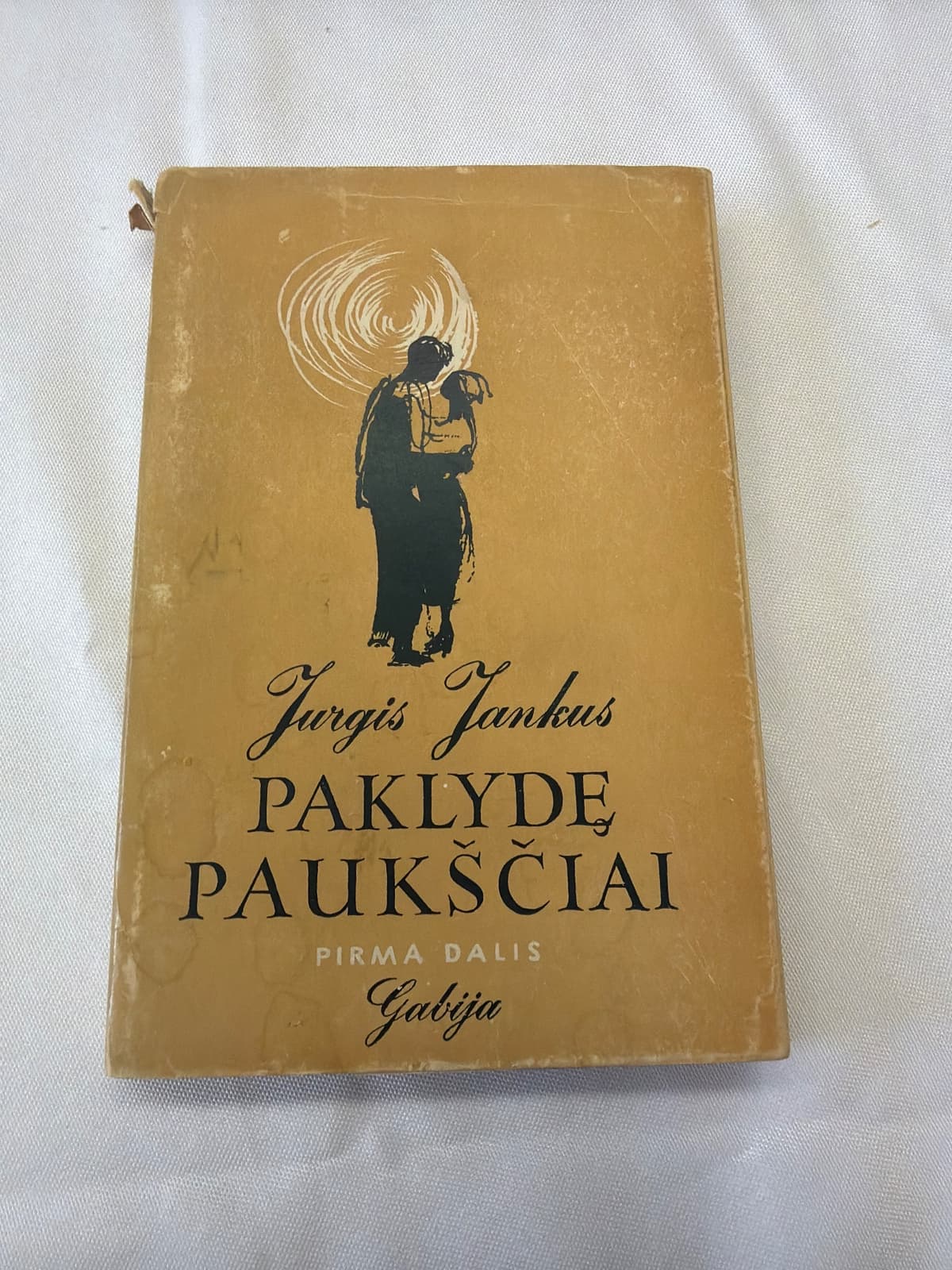 Paklydę Paukščiai (Pirma Dalis)