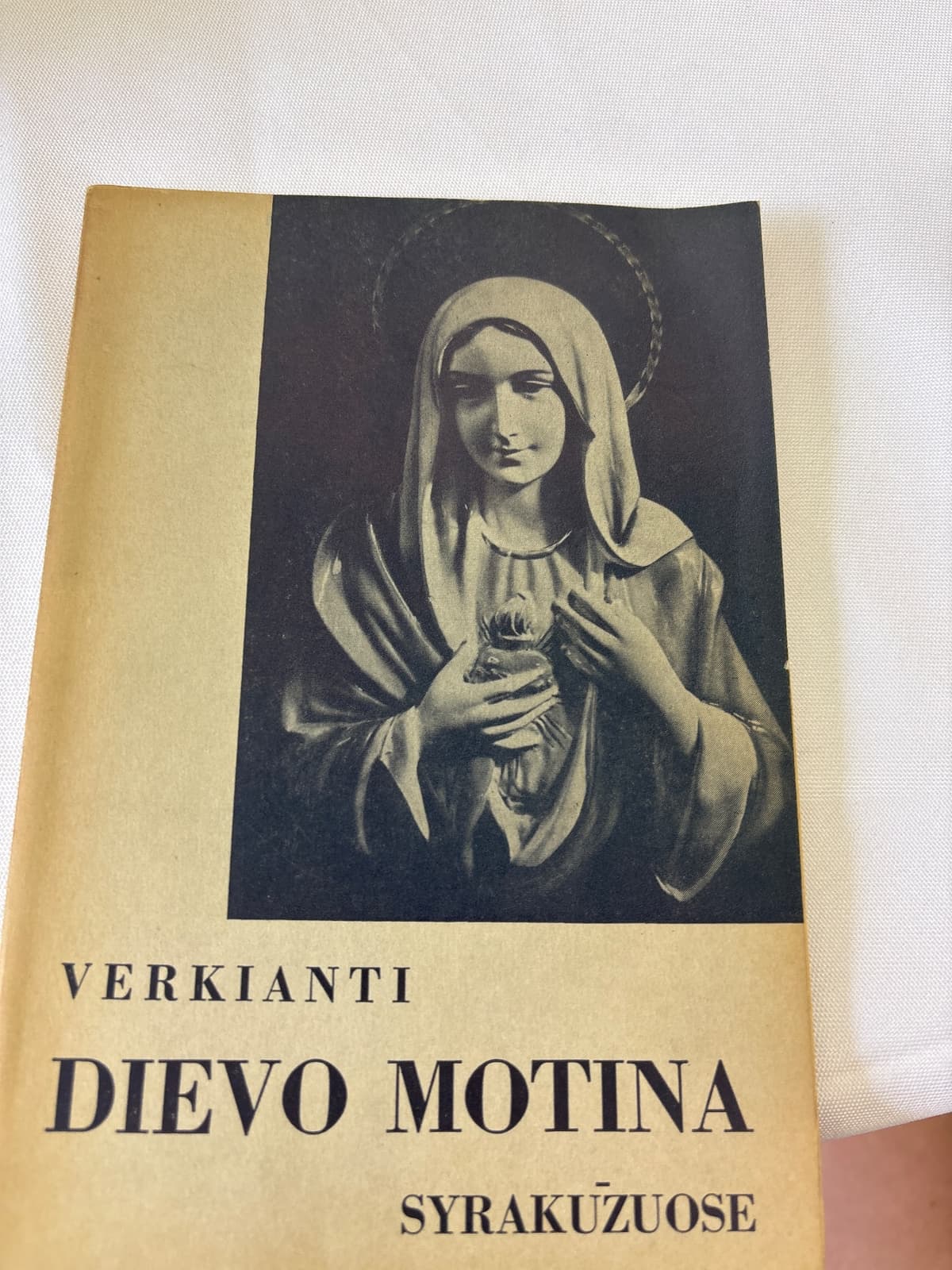 Verkianti Dievo Motina Syrakūzuose